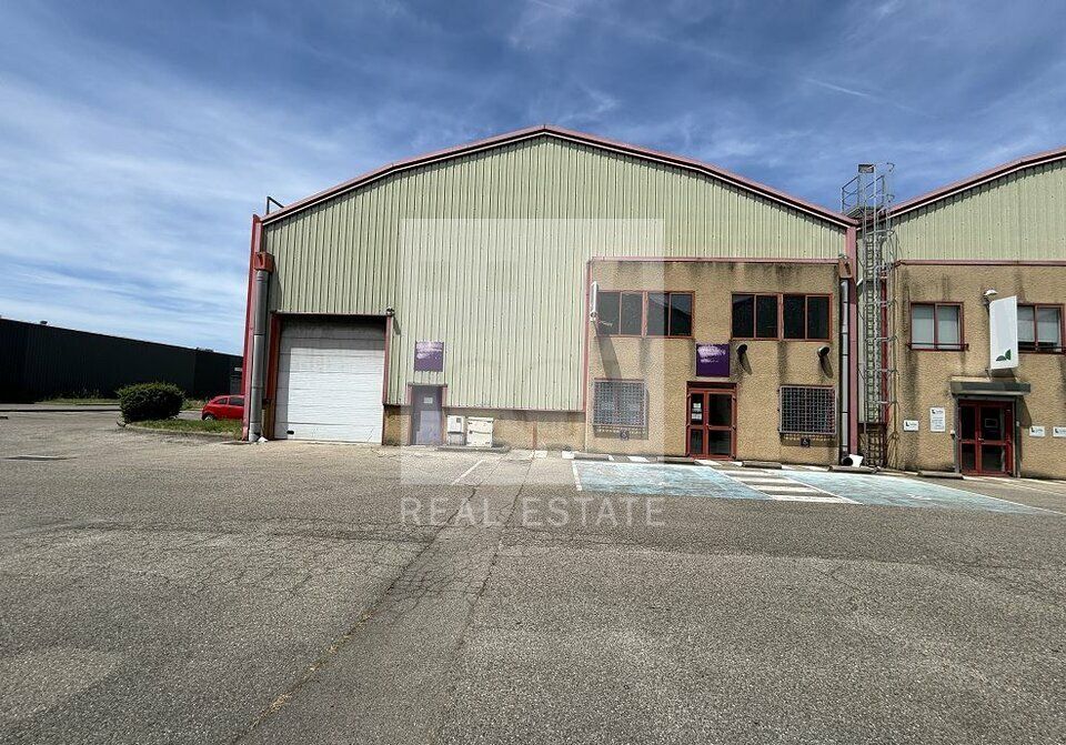 Location local d''activites 1110 m² non divisibles