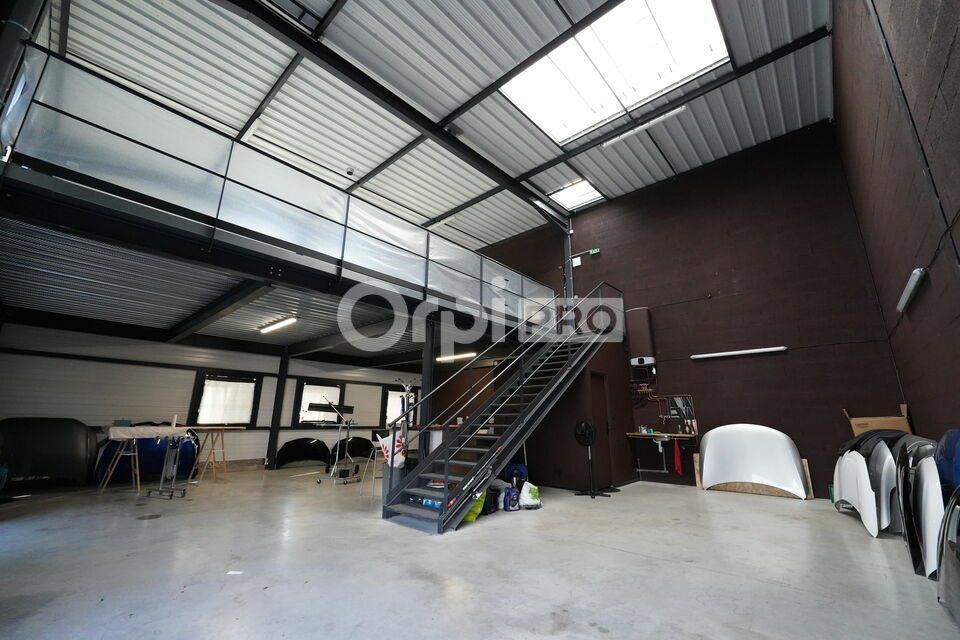 Location local d''activites 168 m² non divisibles