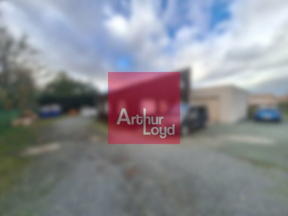 SECTEUR LEZOUX A VENDRE LOCAL ACTIVITE  220M² PARCELLE 880 M²