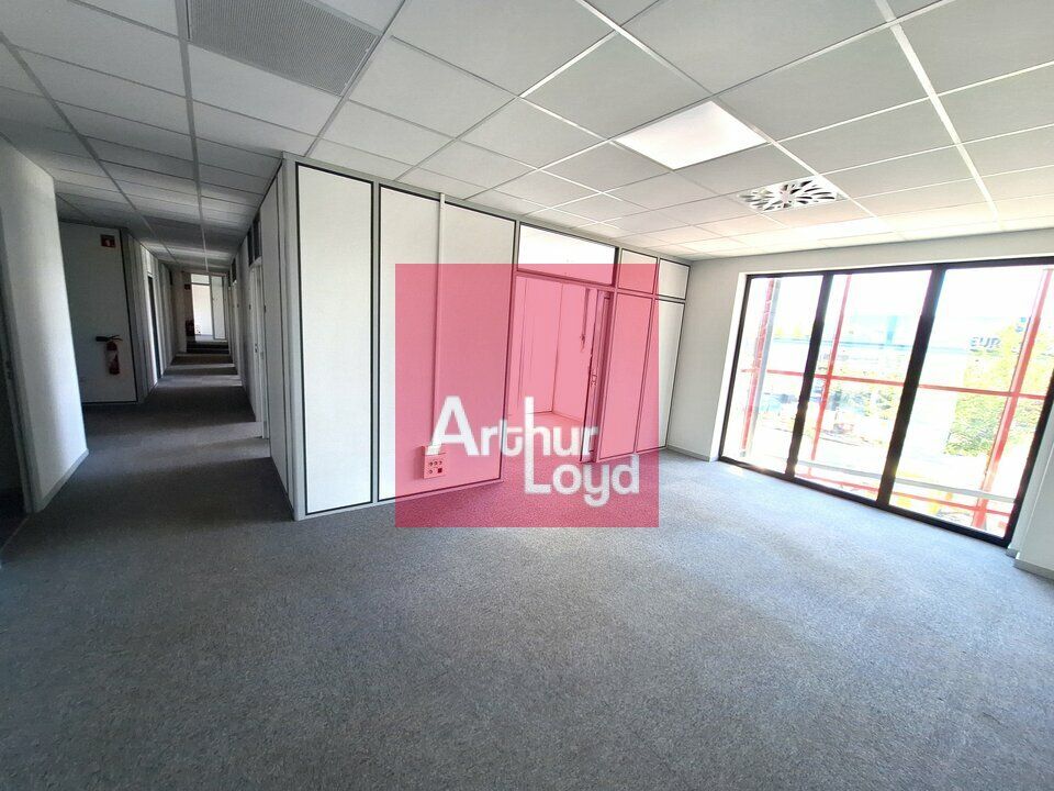 CLERMONT-FERRAND ZI BREZET A LOUER BUREAUX 251 M²