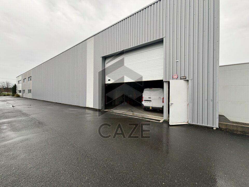 Vente local d''activites 1500 m² non divisibles