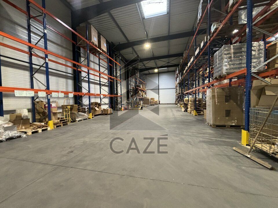 Location local d''activites 1635 m² non divisibles