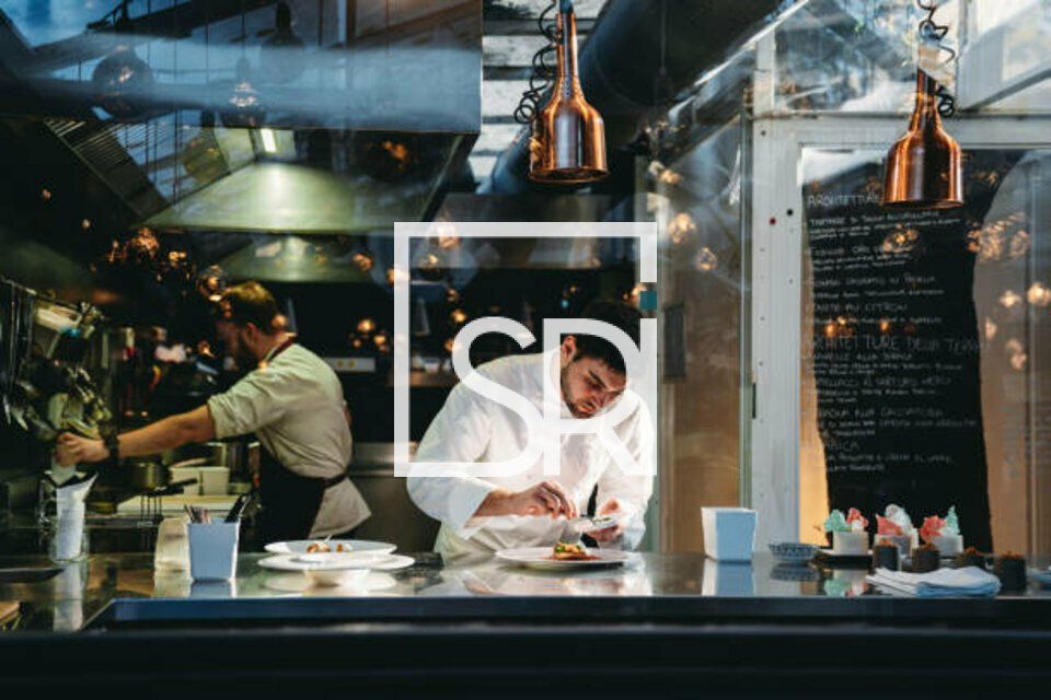 À VENDRE – MURS ET FONDS DE COMMERCE – LIEU UNIQUE EN BORD DE L'EAU À BELLERIVE SUR ALLIER – 300 M² + TERRAIN 1 500 M²