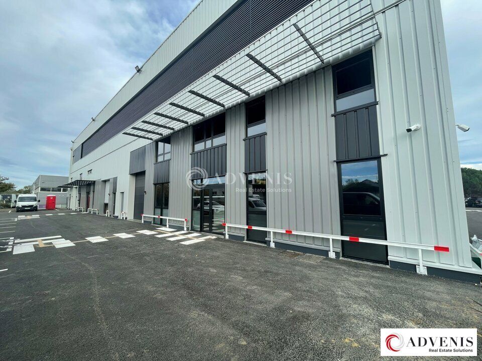 Location local d''activites 473 m² non divisibles