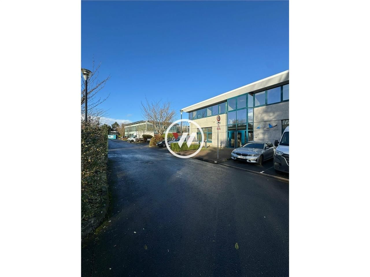 À LOUER – BÂTIMENT EN COPROPRIÉTÉ À ROISSY-EN-FRANCE – LISTE DES BUREAUX/STOCKAGE DISPONIBLE