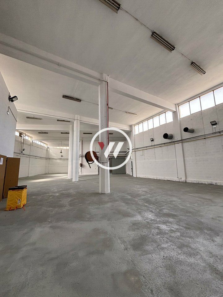 Location entrepot 1312 m² non divisibles