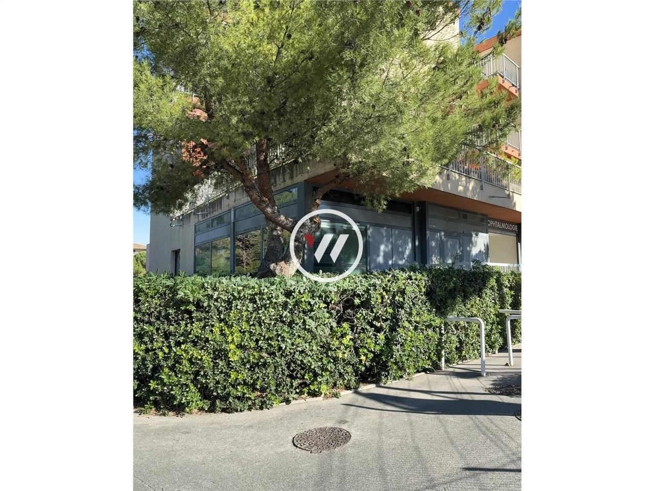 Location local commercial 170 m² non divisibles