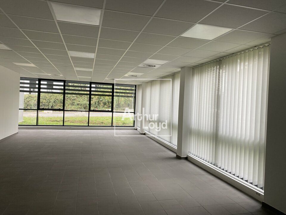 GRIGNY LOCAUX NEUFS A LOUER