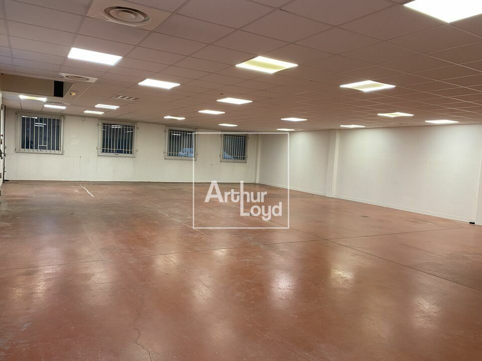Vente local d''activites 1526 m² non divisibles