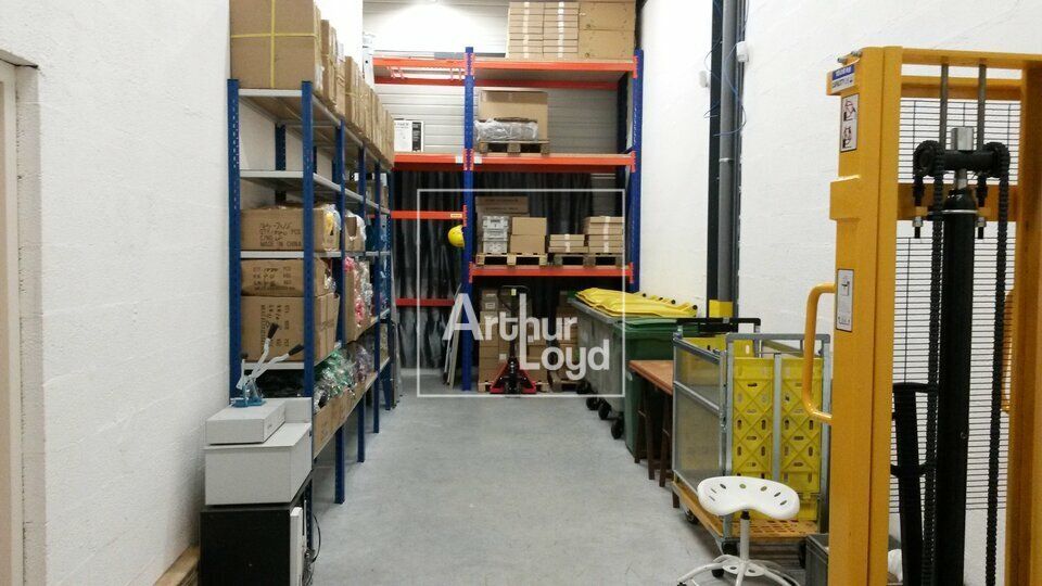 Location entrepot 232 m² non divisibles