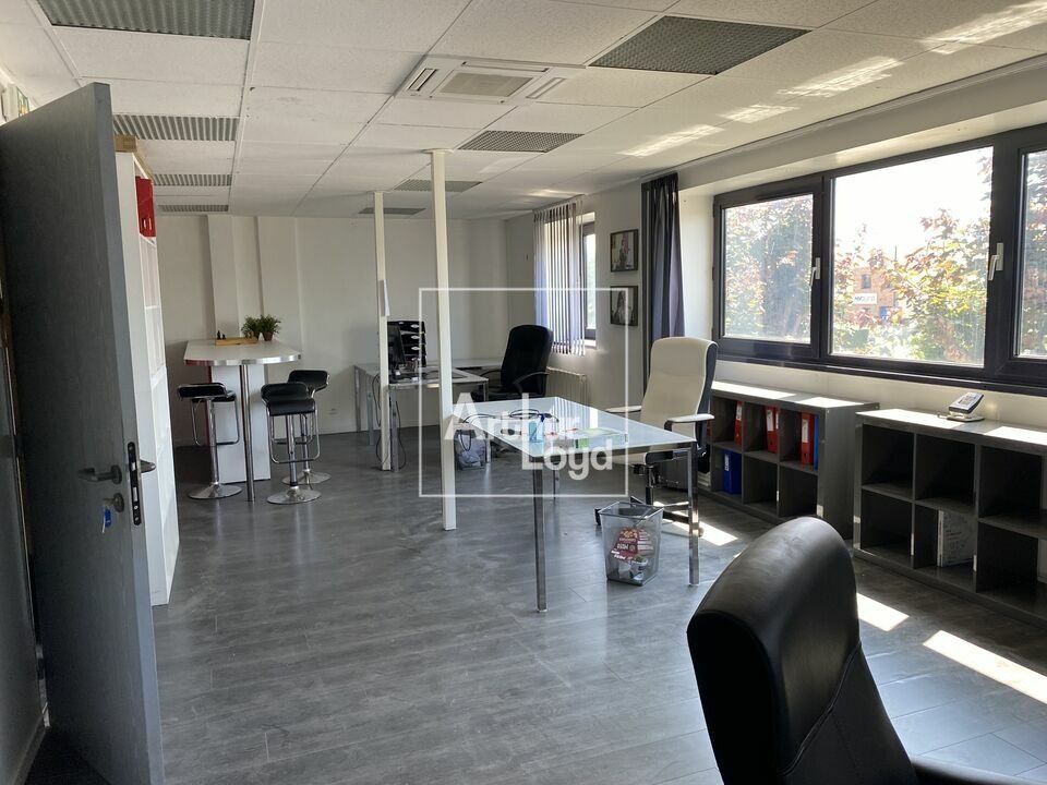 Location local d''activites 300 m² non divisibles