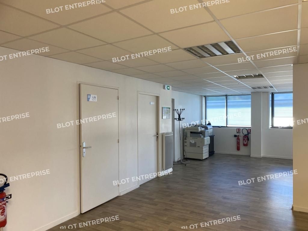 Location bureaux 179 m² non divisibles