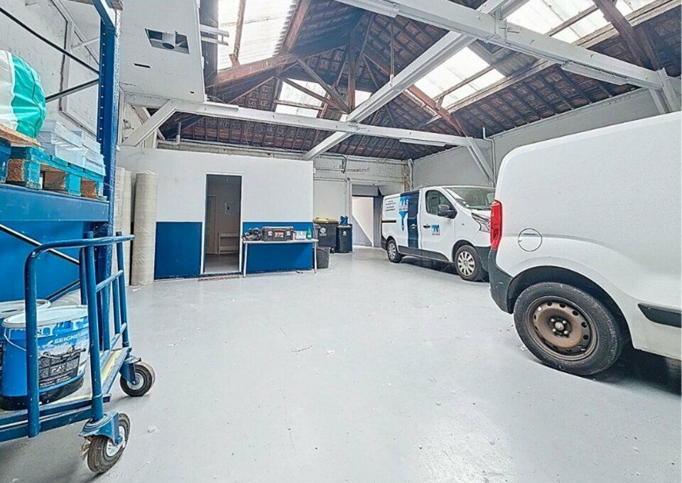 Location local d''activites 220 m² non divisibles