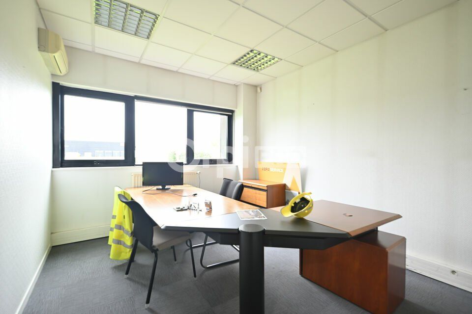 Location bureaux 300 m² non divisibles