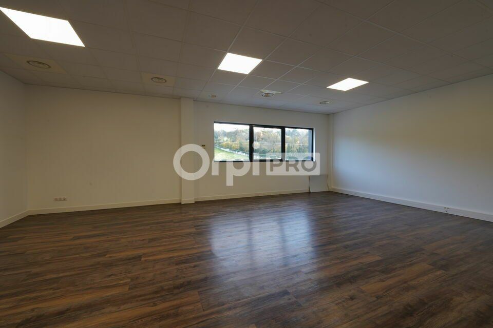 BUREAUX A LOUER - IMMÉDIATEMENT - MARCILLY D'AZERGUES