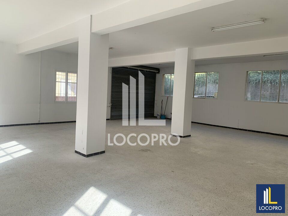 Location local d''activites 226 m² non divisibles