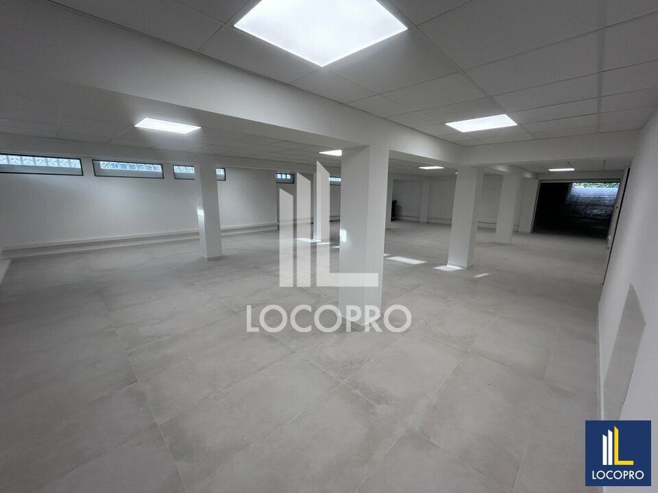 Location local d''activites 140 m² non divisibles