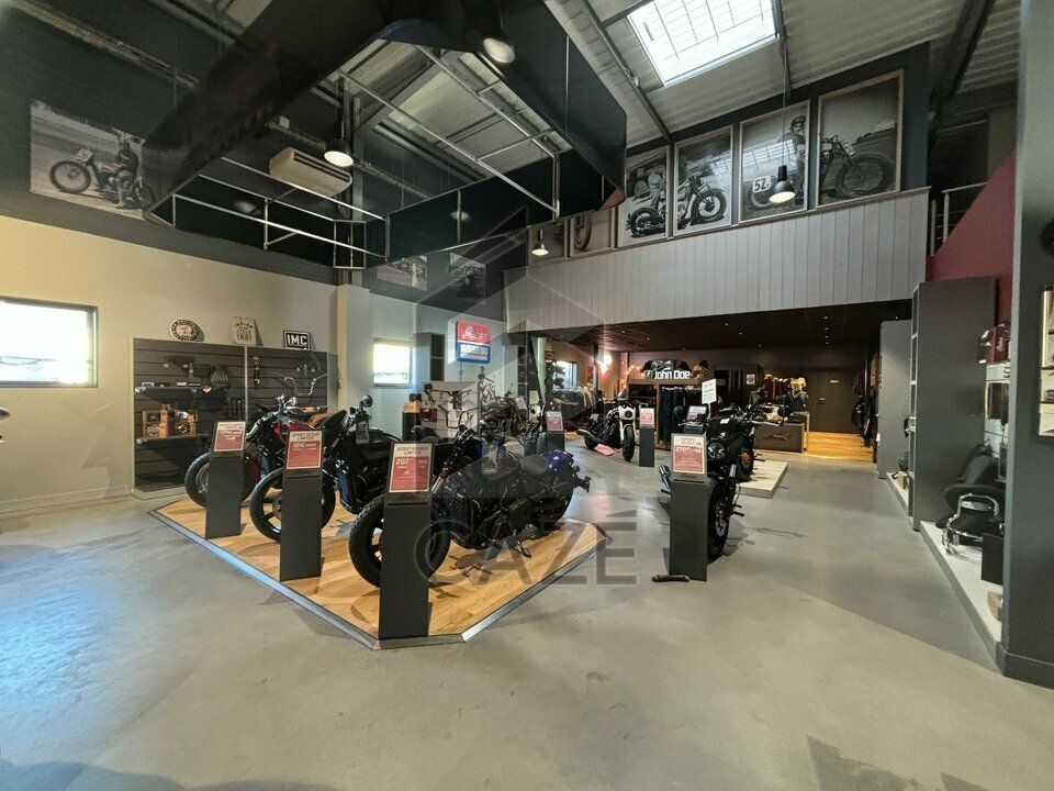  PROCHE ROCADE - LOCAL A LOUER 