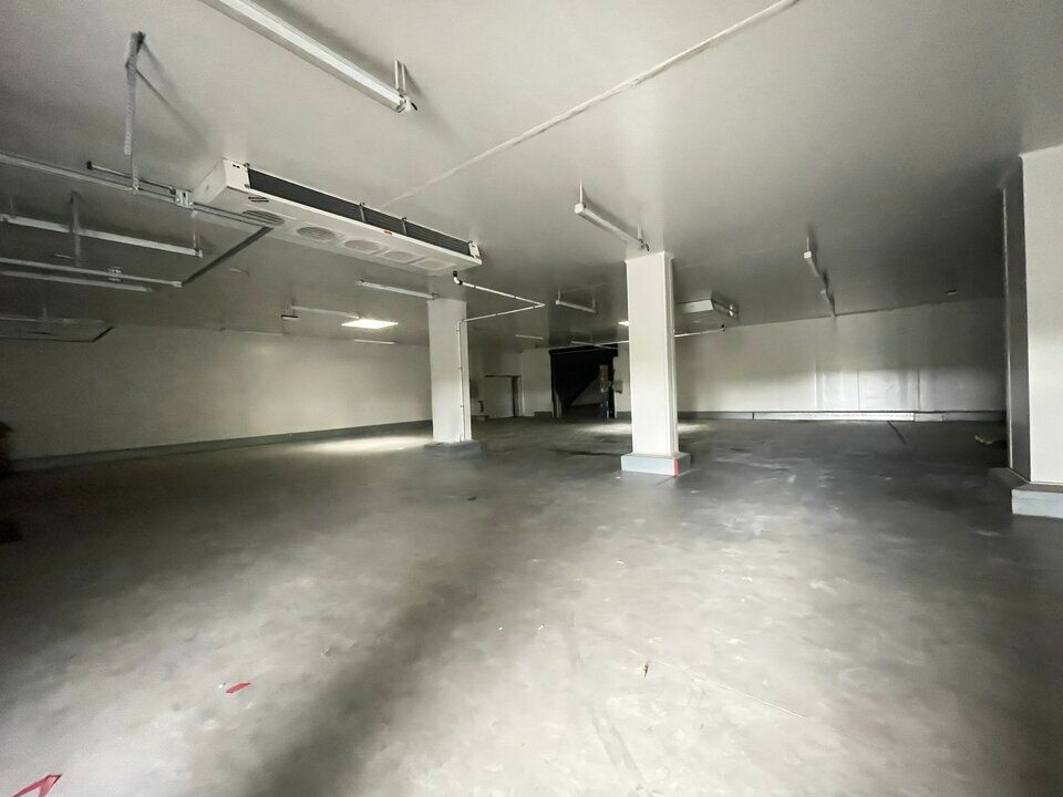 Location local d''activites 951 m² non divisibles