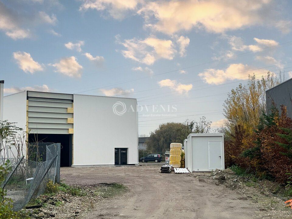 Location local commercial 1100 m² non divisibles