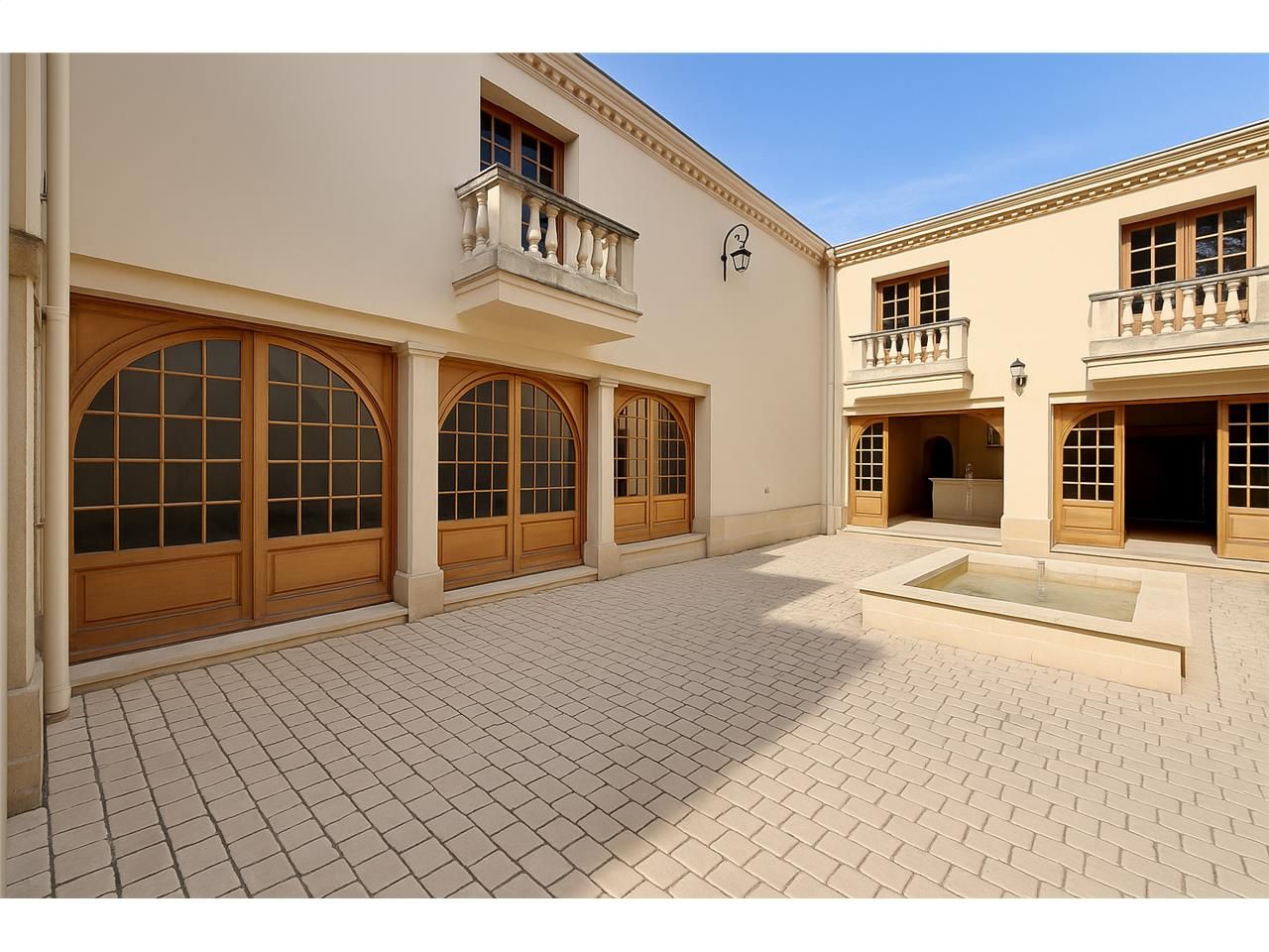 Vente local commercial 230.00 m² à SAINTE EULALIE