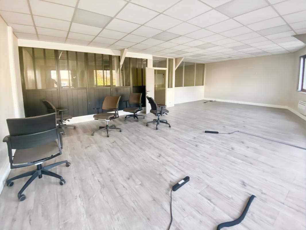 Location bureaux 117 m² non divisibles