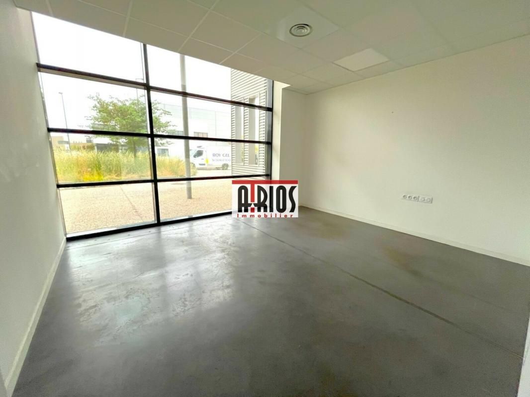 Vente entrepôts 290 m² non divisibles