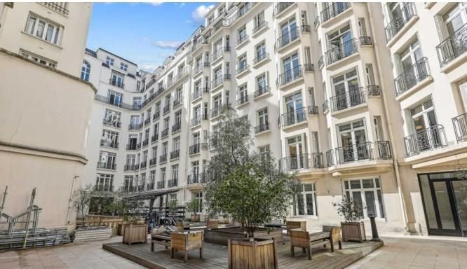 Location bureaux 405 m² divisibles à partir de 63 m²