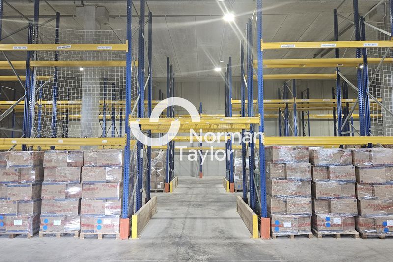 Location local d''activites 600 m² non divisibles
