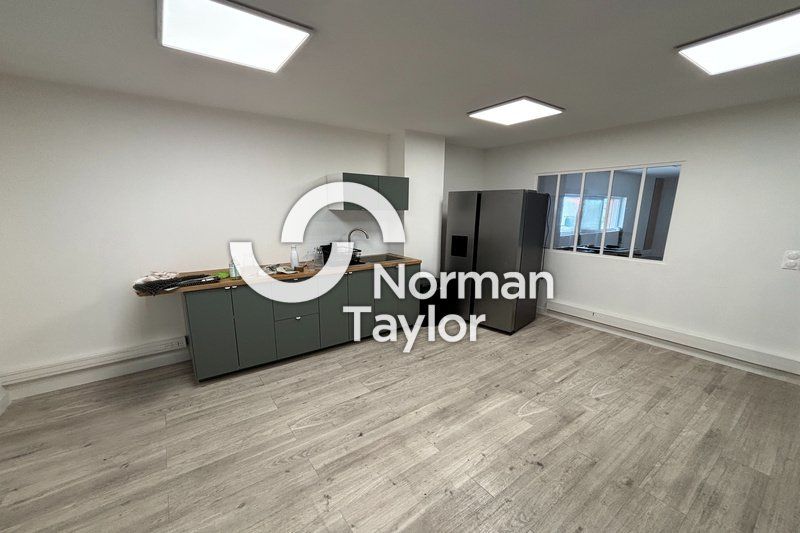 Local d'activité à vendre - 314 m² 