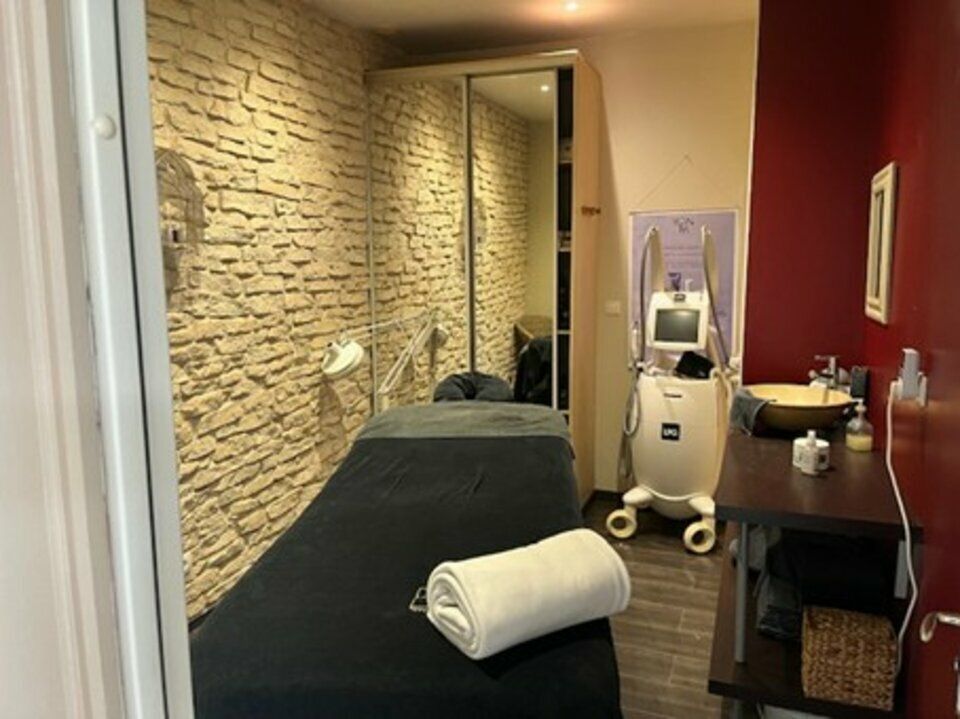 A vendre pour investissement Local commercial occupé dans le centre ville de Pavilly