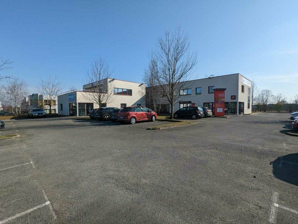 Location bureaux 140.62 m² non divisibles