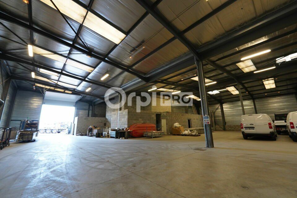 LOCAL D'ACTIVITE A VENDRE - 941 m² - CHARVIEU CHAVAGNEUX