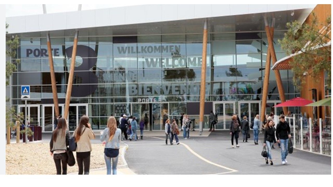 Location local commercial 205.00 m² à MERIGNAC