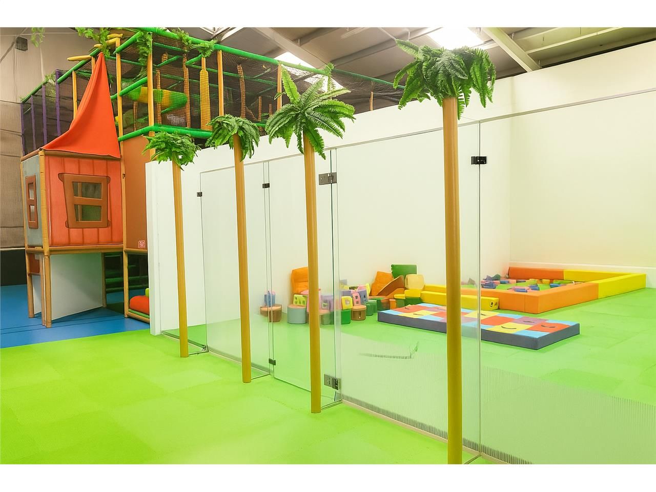 Location local commercial 340.00 m² à SAINT PEE SUR NIVELLE