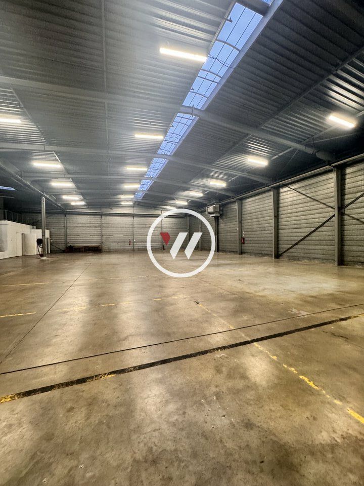 BÂTIMENT INDÉPENDANT RARE SUR LE SECTEUR !