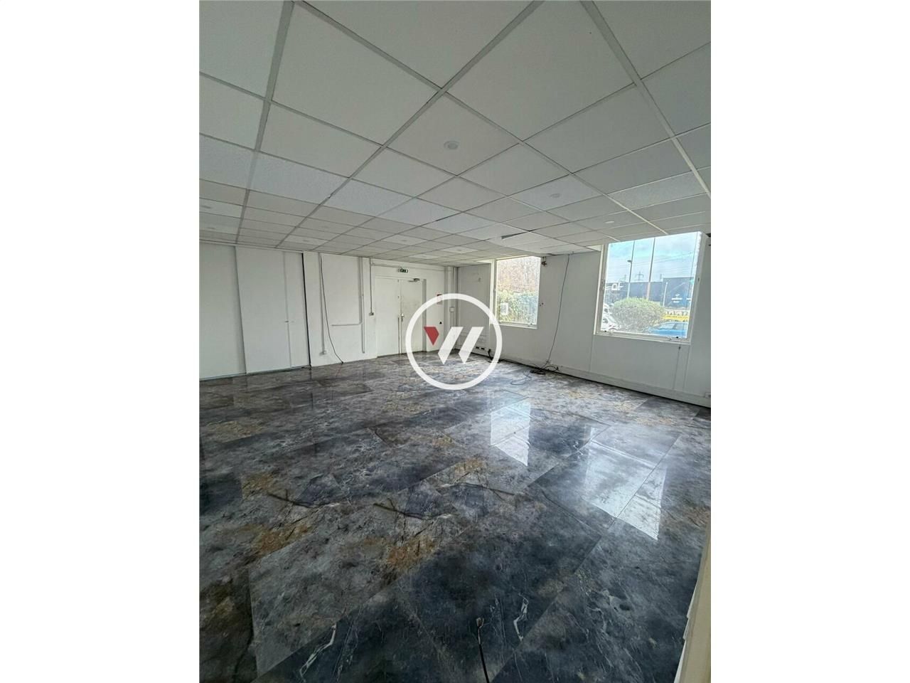 Location local d''activites 352 m² non divisibles