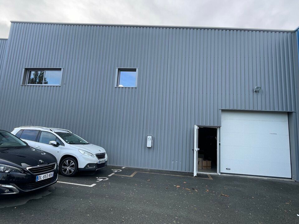 Location local d''activites 340 m² non divisibles