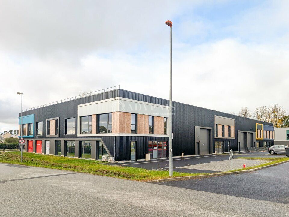 Location local d''activites 2766 m² divisibles à partir de 280 m²