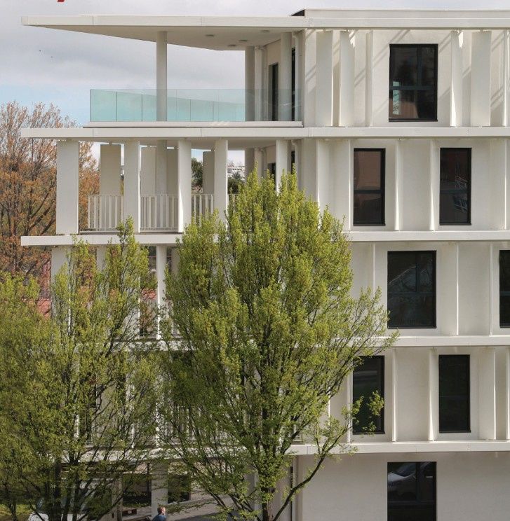 160 m² dispo à Saint-étienne