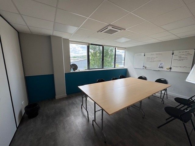 147 m² dispo à Saint-étienne