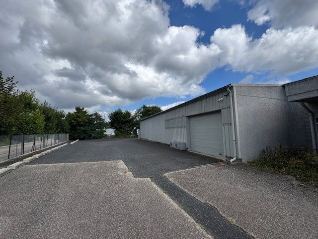 Location local 517 m² à La Ricamarie