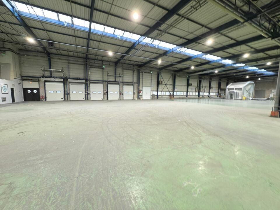 Location local d''activites 3719 m² non divisibles