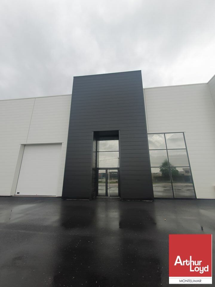 A VENDRE - MONTÉLIMAR NORD - EN BORDURE DE LA PISTE DE L'AÉRODROME - LOCAUX D'ACTIVITÉS / ENTREPÔTS DE 661 M2 DIVISIBLES