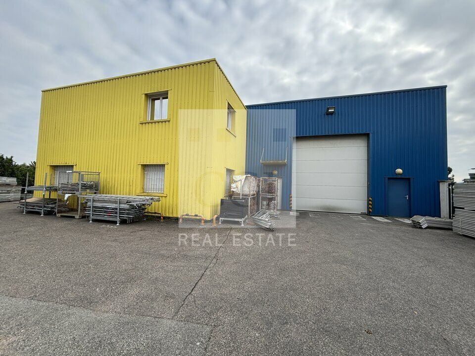 Vente local d''activites 941 m² non divisibles