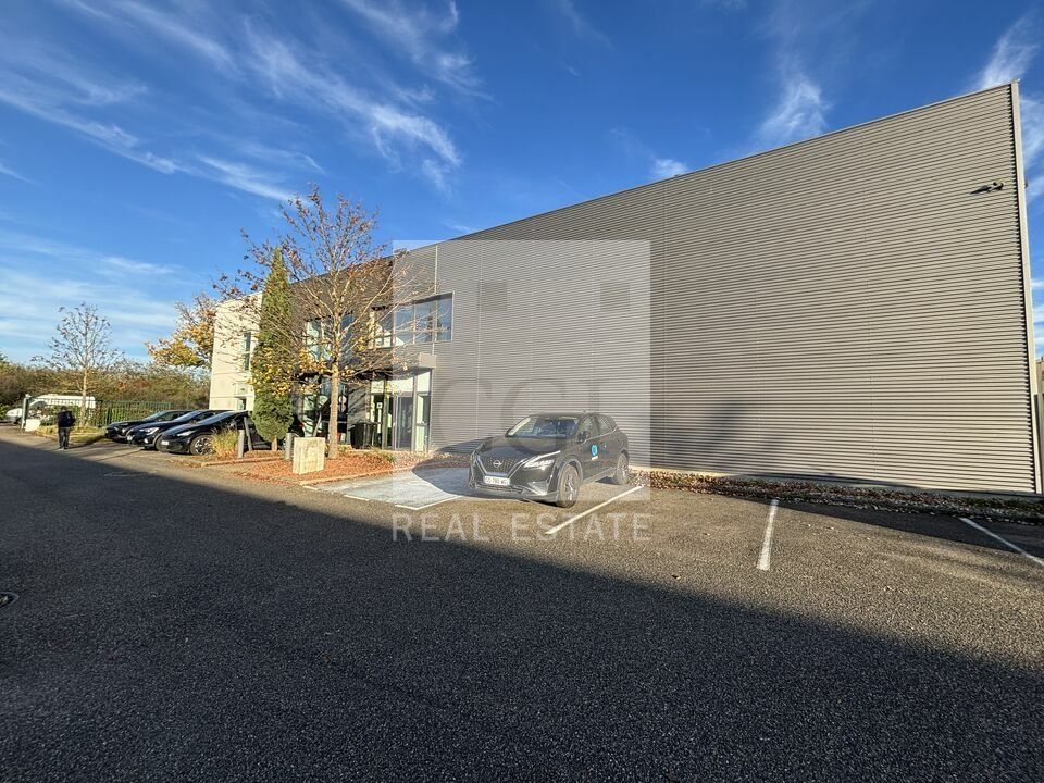 Location bureaux 132.9 m² non divisibles