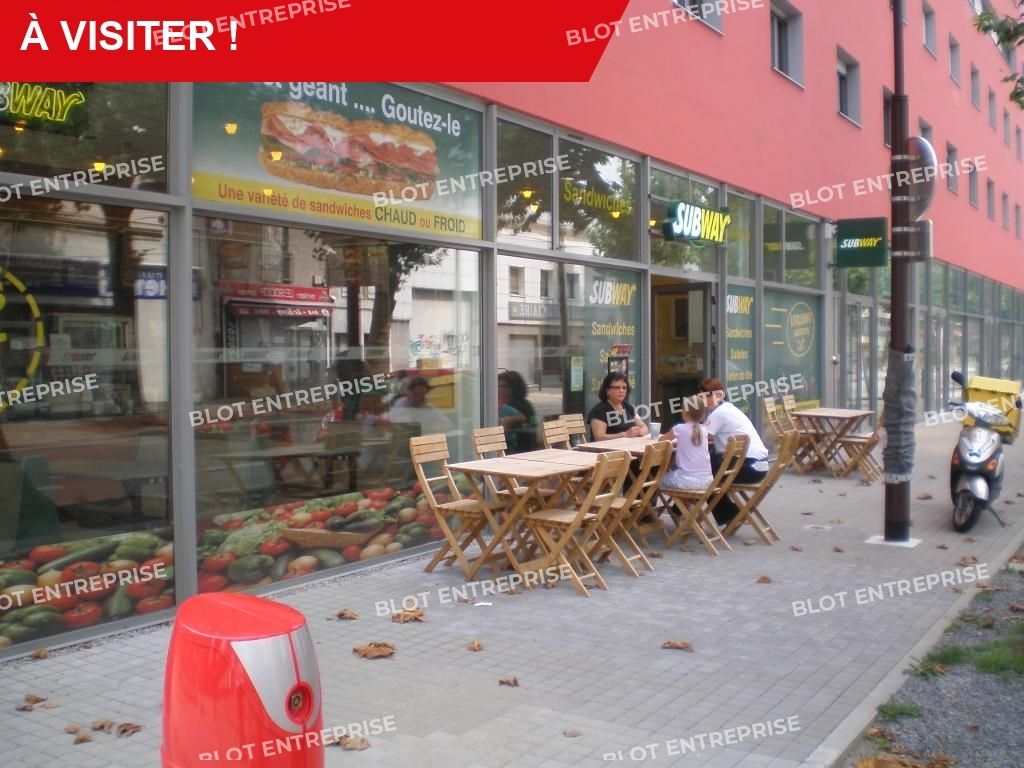Location local commercial 121 m² non divisibles