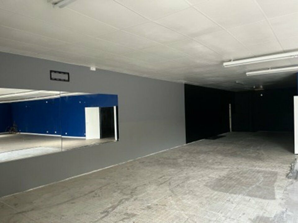 A louer local commercial/activité dans la zone industrielle de Yainville