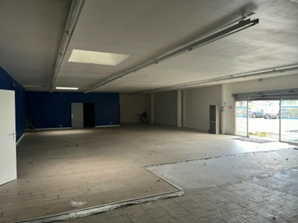 Location local commercial 500 m² non divisibles