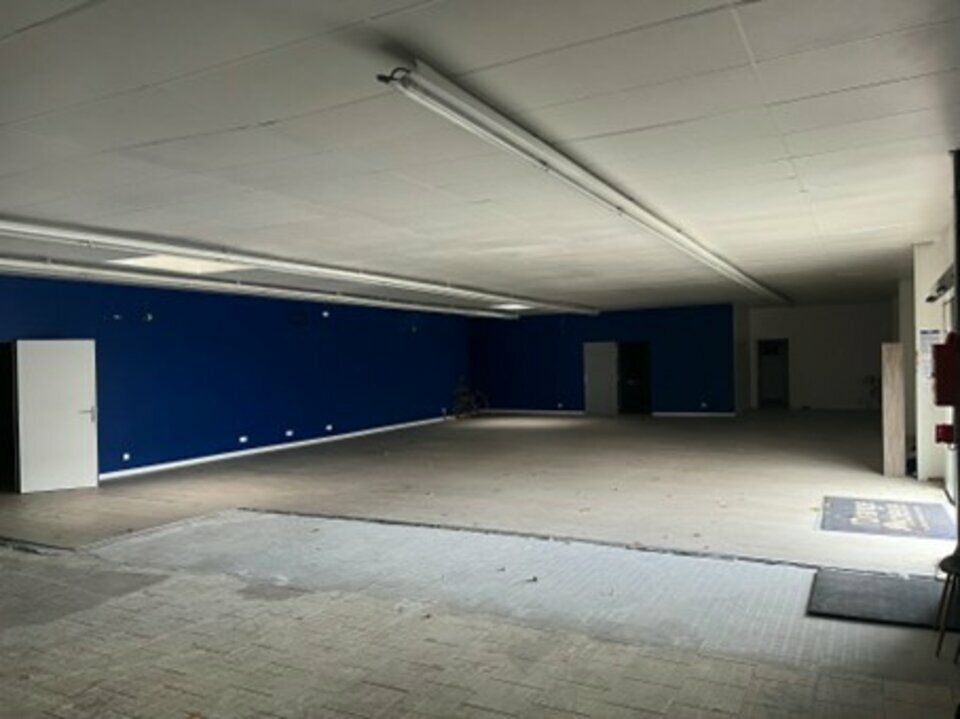 Location local commercial 300 m² non divisibles